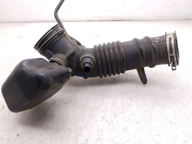 Toyota RAV4 2008 2,4 L 4 cilindros filtro de aire tubo resonador montaje Foto 2 de 4