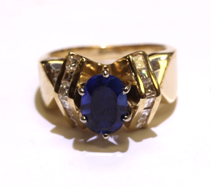 14k yellow gold oval sapphire 9x6mm .60ct diamond gemstone ring 7.7g estate 5.5