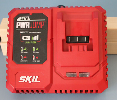 SKIL PWR CORE 20  Auto PWR JUMP  Charger   QC536001