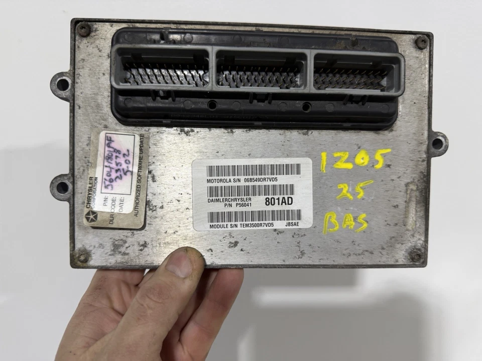 Jeep Cherokee 2001 4,0 A/T PCM, ECM, ECU, módulo de computadora de motor P56041801AD Foto 3 de 4