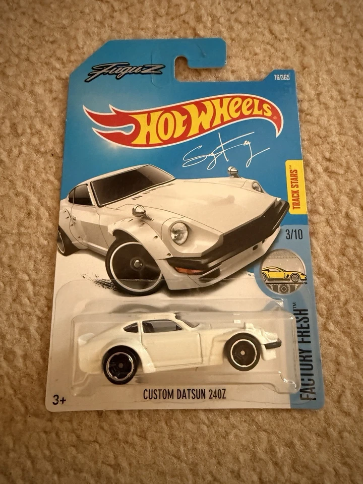 Hot Wheels Datsun 240z Custom Set of 4 Fairlady Z JDM Race - Image 2 of 4