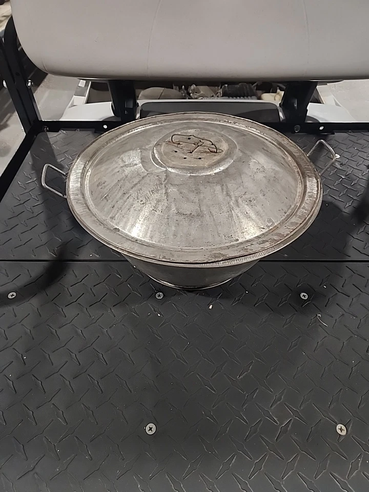 Tazón de hojalata grande antiguo vintage elevador de masa pan con tapa ventilada Foto 2 de 4