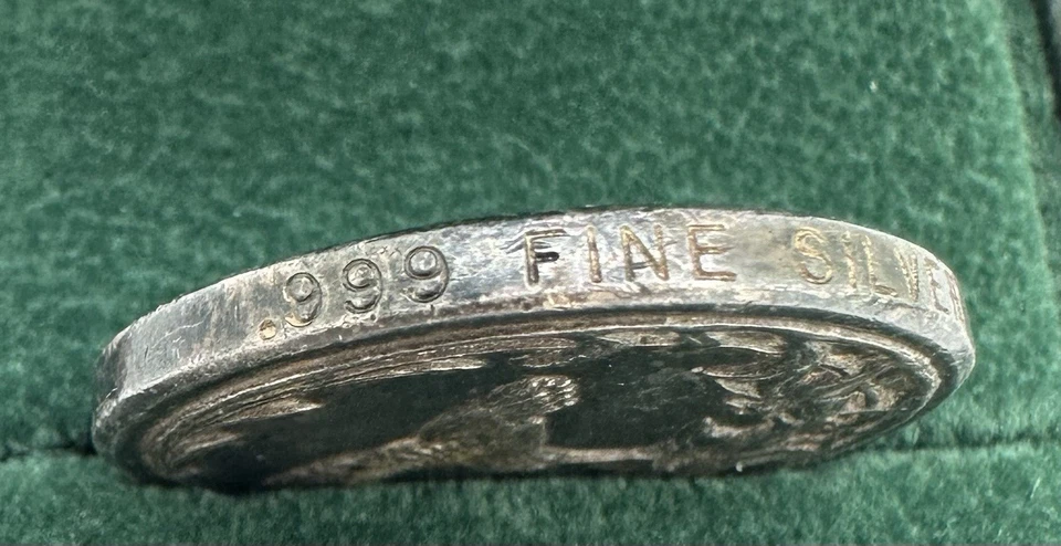 Colgante Vintage Media Onza Plata Fina 999 Colibrí Jorobado Ballena Animal Foto 3 de 4