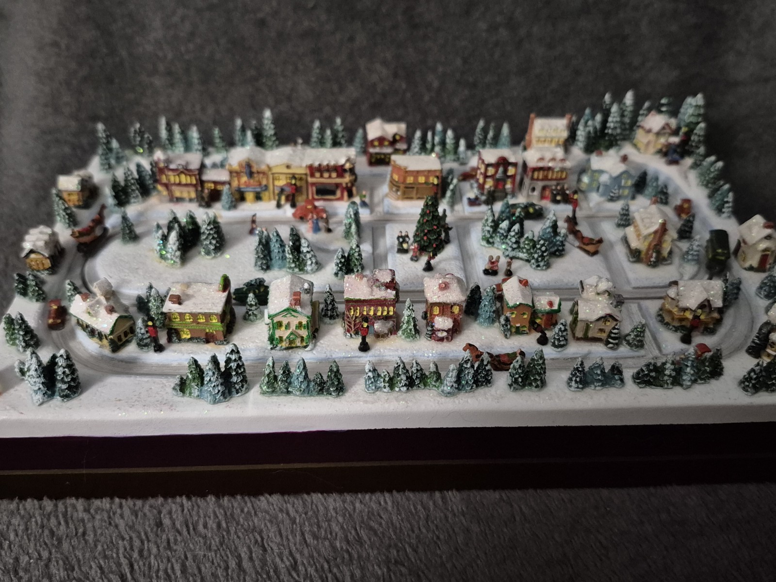 "Main Street" 2008 Thomas Kinkade Animated Hawthorne Village Christmas Miniature