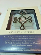 2002 Hallmark Keepsake Ornament Family Tree Photo Holder PR2647 Joy, Smiles, Fun