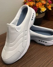 Easy Spirit Traveltime White SIZE 7.5 Women's Slip On Shoe Mule Light Blue NIB