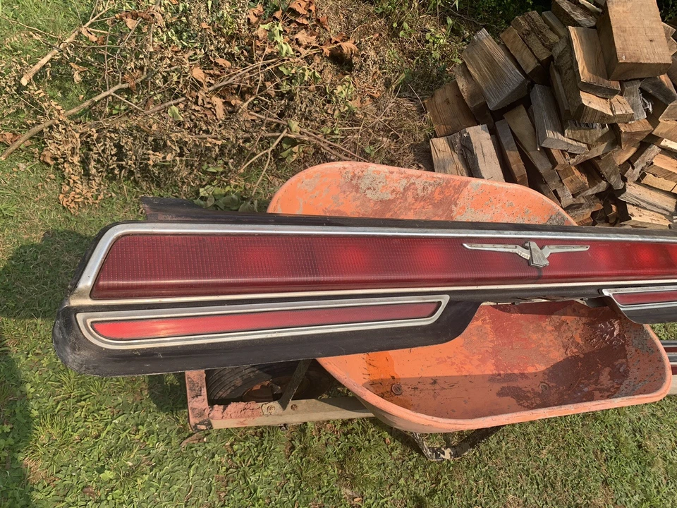 Conjunto de luz trasera Ford Thunderbird OEM 1972 Foto 2 de 4
