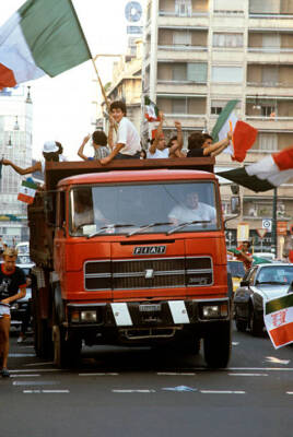 Italian celebrating win national football team at 1982 FIFA Wo- 1978 Old Photo