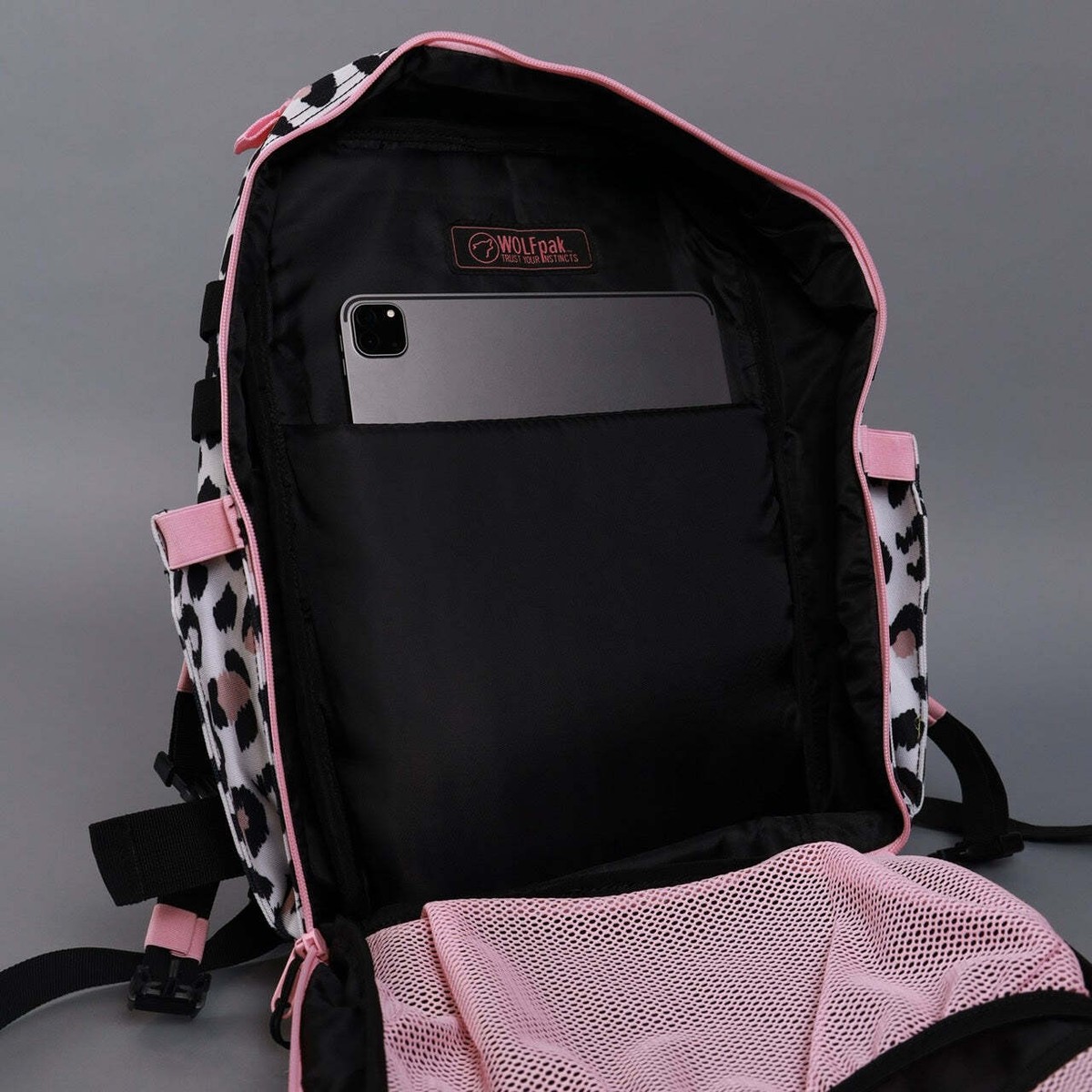 35L Backpack Leopard Pink Zip | eBay.de