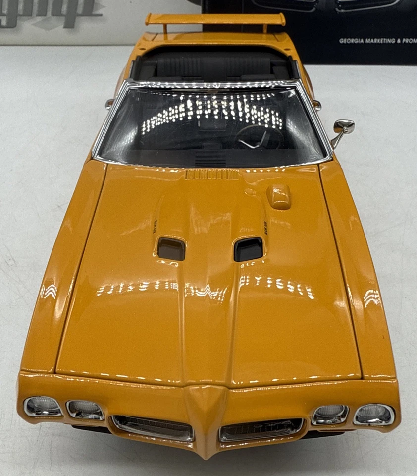 GMP 1970 Pontiac GTO The Judge Convertible 1:24 Diecast Model Car Orange Limited - Image 3 of 4