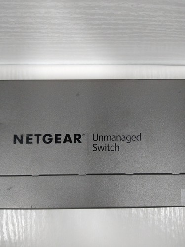 Netgear GS108LP 8-portowy niezarządzalny przełącznik PoE/ PoE+ Gigabit - szary - Zdjęcie 2 z 17
