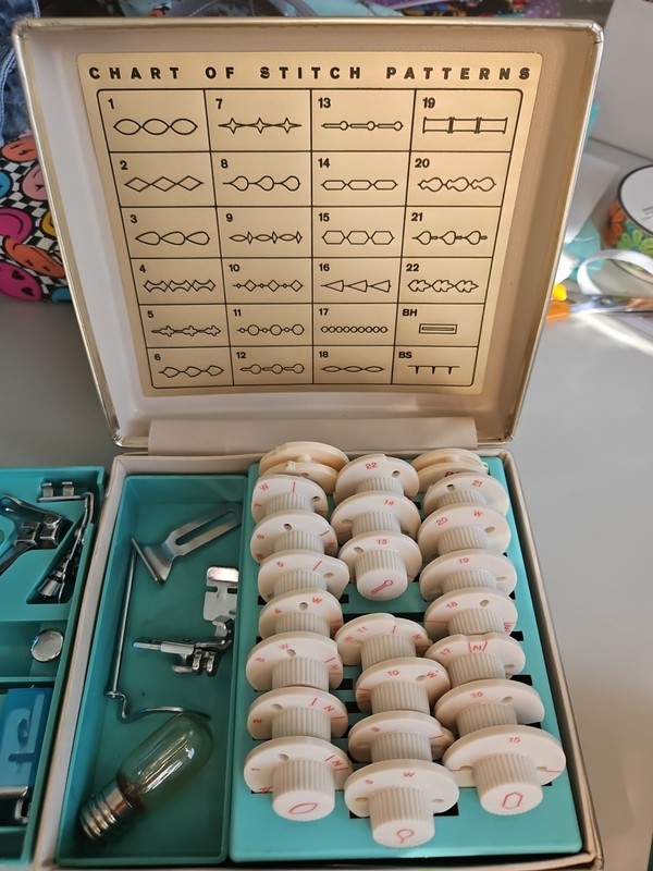 VINTAGE SIGNATURE SEWING MACHINE PARTS