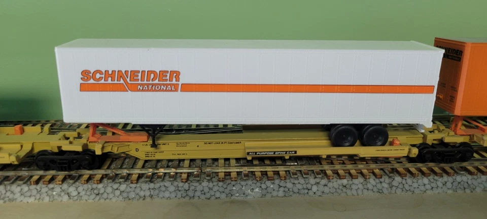 Walthers HO 263' 5-Unit All Purpose Spine Car TTAX #79876 With Trailers - Image 3 of 4