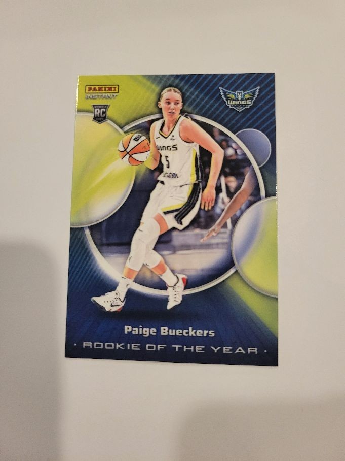 2025-26 Panini Instant WNBA - Award Winners Paige Bueckers #AW-ROY /13137 (RC)