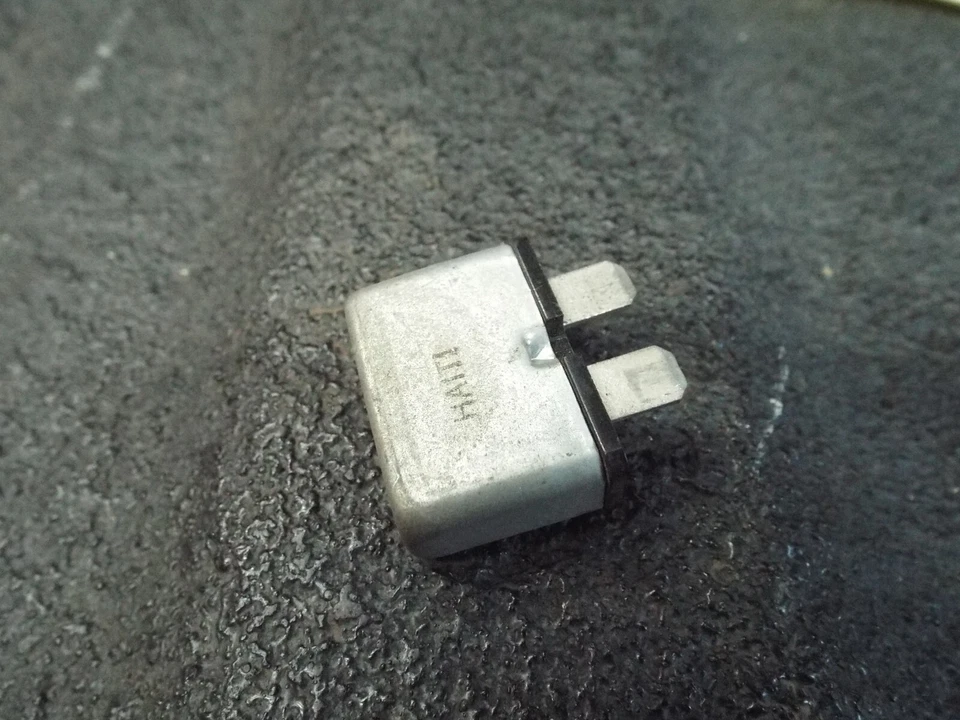 Interruptor de circuito de cerraduras/asientos eléctricos 1980 1985 1990 Mercury Capri Cougar Zephyr 80 Foto 3 de 4