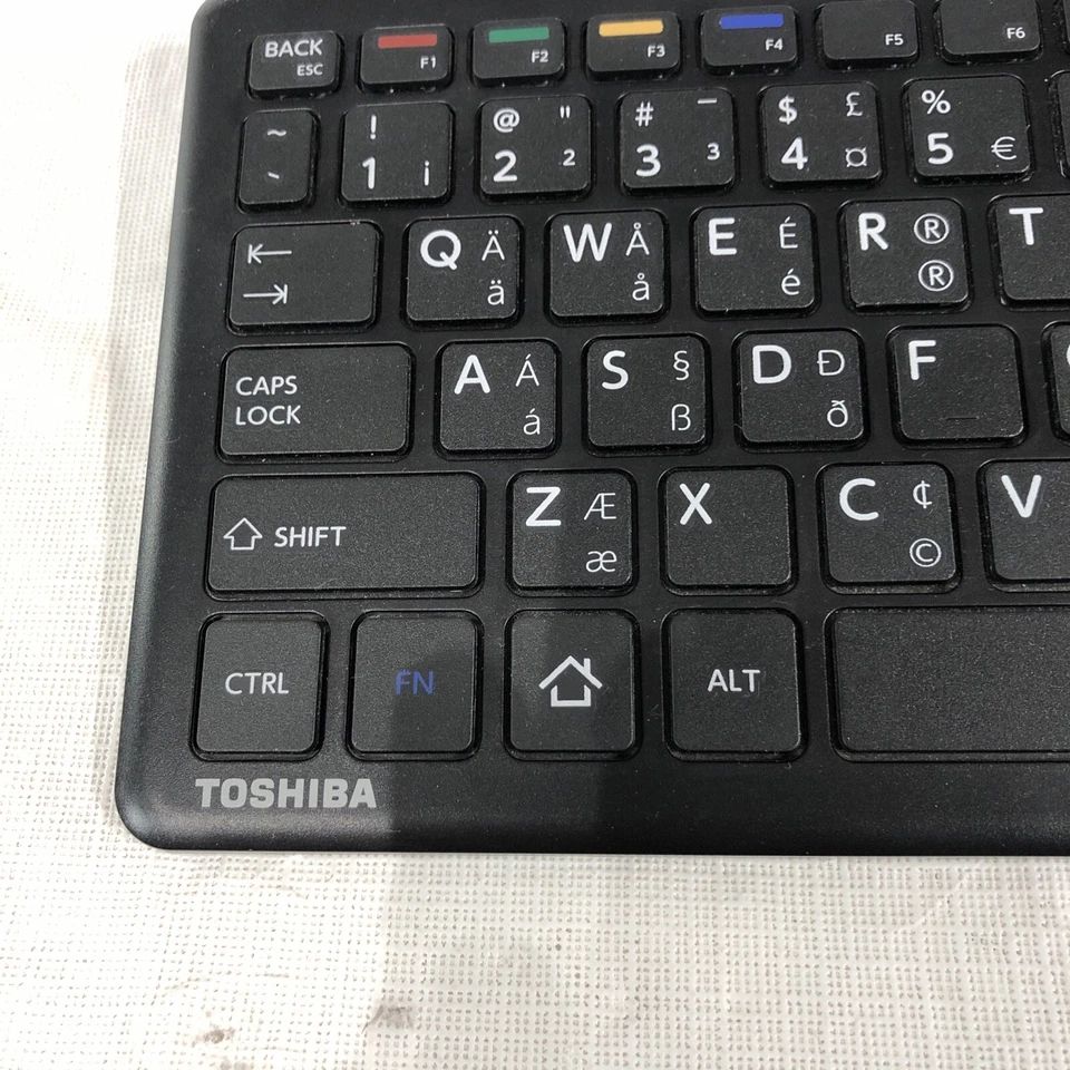 Toshiba Multi Language Wireless Touchpad Black Keyboard 062U50G - Image 2 of 4