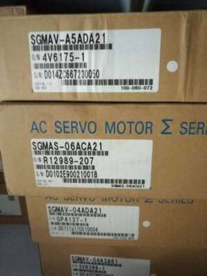 One Yaskawa servo motor SGMAV-04ADA21 NEW Free delivery