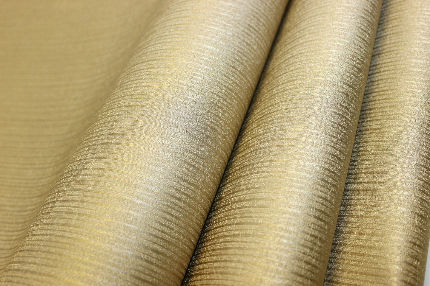 Guido Maria Kretschmer Vliestapete Gold metallic Glanz Federn Struktur 10049-30