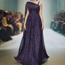 Elegant camisole long dress suitable for banquet and party dresses