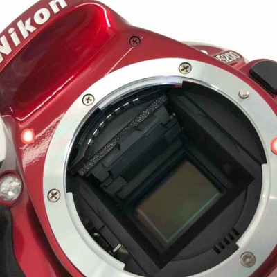 Nikon D5200 Digital Camera 24.10 MP Viewfinder Body Only English Language Red