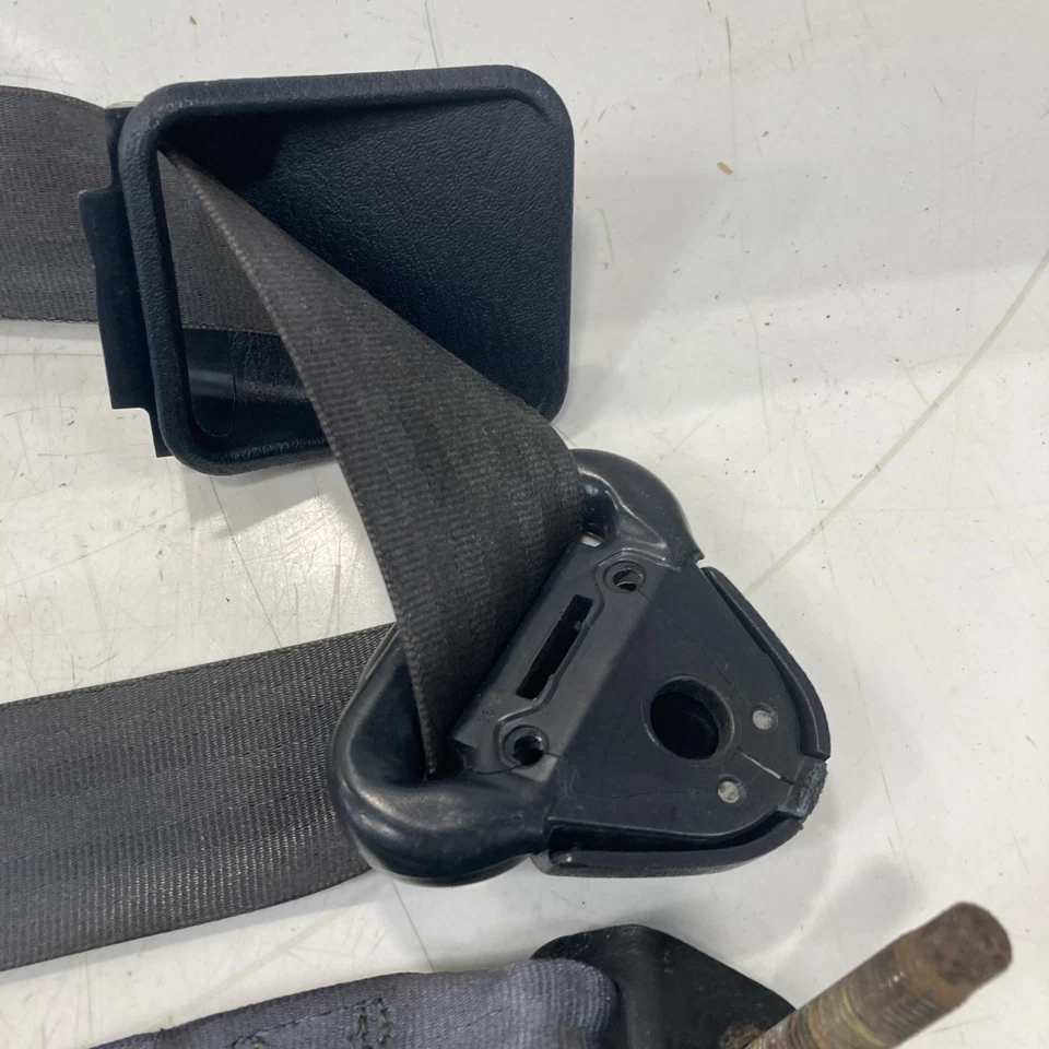 2001-2007 Chrysler Town & Country Dodge Caravan 2nd Row Rear Left Seat Belt OEM - Image 4 of 4