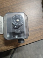 KROM SCHRODER GAS PRESSURE SWITCH DG500UG-3 NEW