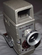 VINTAGE BELL  HOWELL TWO TWENTY 8MM MOVIE CAMERA w/TIFFEN ADAPTER RING 5 L K