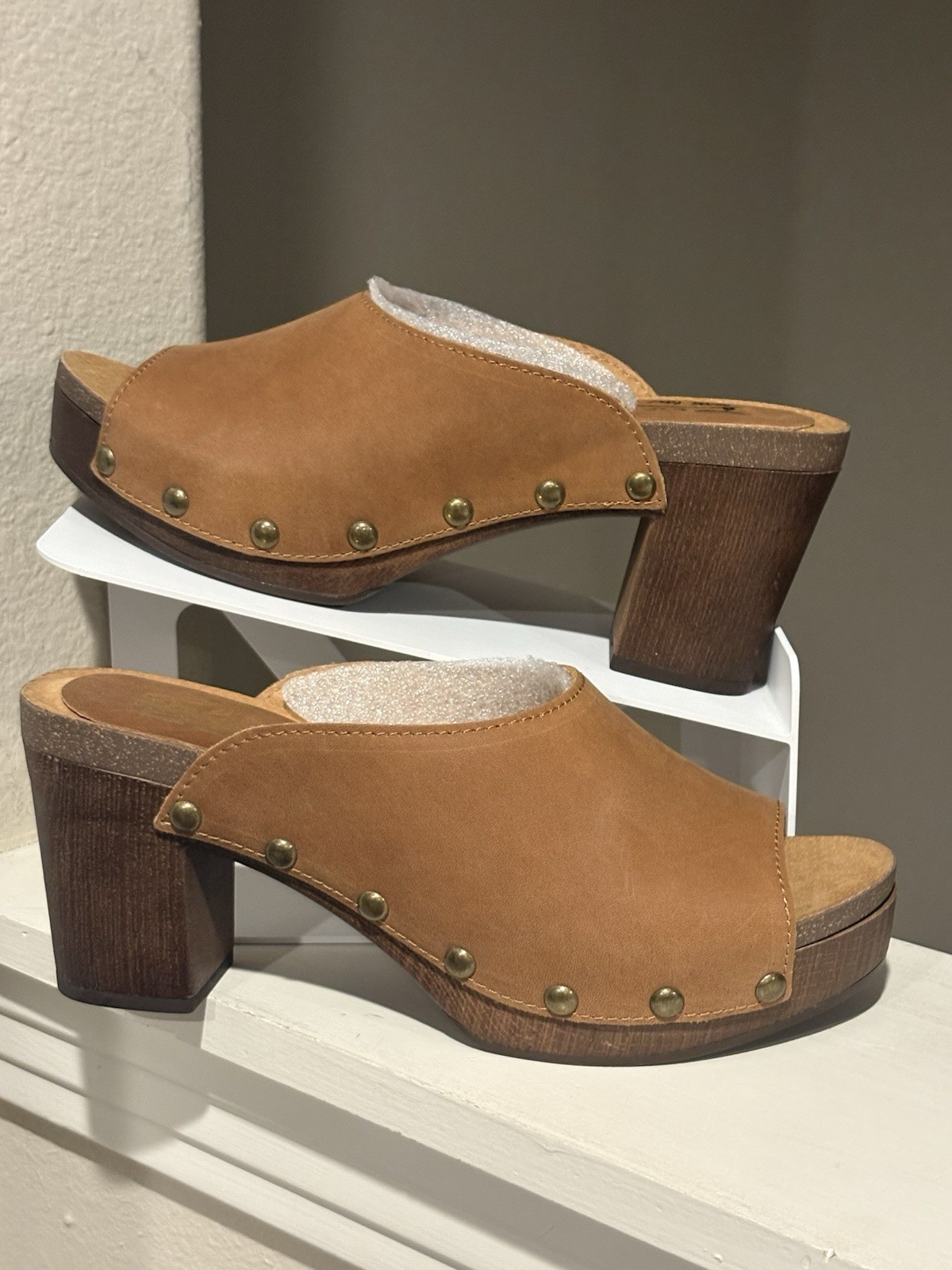 NEW- Sbicca Montrose Beige/Brown Studded Mule Clog Shoes Women’s Size 10