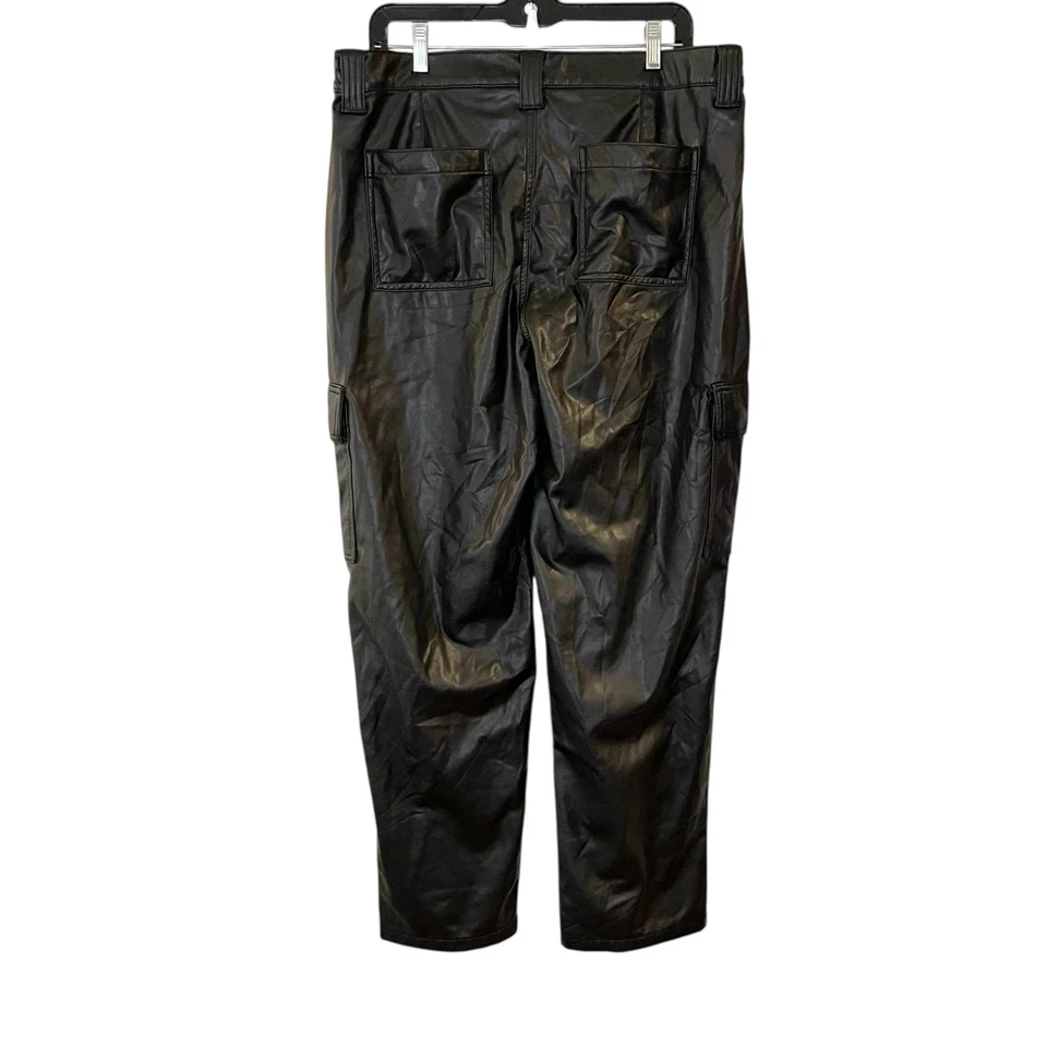 Pantalones American Eagle para mujer 16 negros de imitación de cuero cargo elásticos utilitarios brillantes Y2K Foto 2 de 4