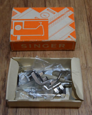 Vintage Box Singer Zubehör Teile etc Restposten Nähmaschine
