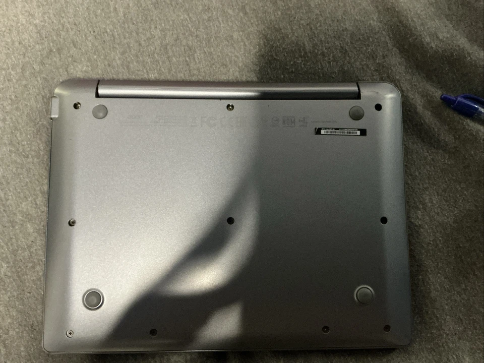 Acer N15p2 2-in-1 Laptop 12 Inch Intel Atom 2gb Ram 32gb Sd with Charger - Image 2 of 4