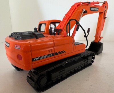 Doosan DX225LCA Excavator 1:40