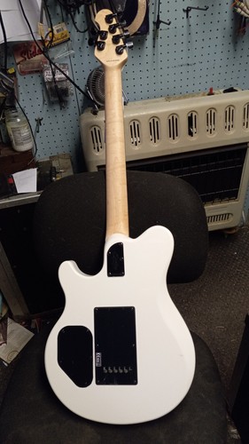 STERLING by MusicMan AXIS-GET YOUR EDDIE ON-BONUS WITH EXTRAS-FORTMADISONGUITARS - Picture 6 of 6