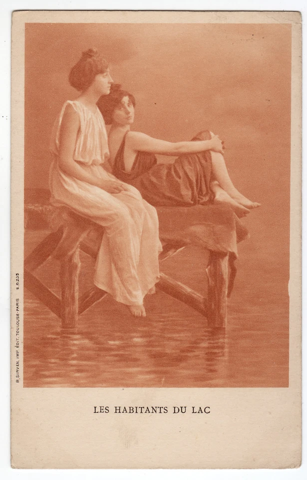 CPA -69- Charme, beauté, femme, Les Habitants du Lac. - Photo 1/1