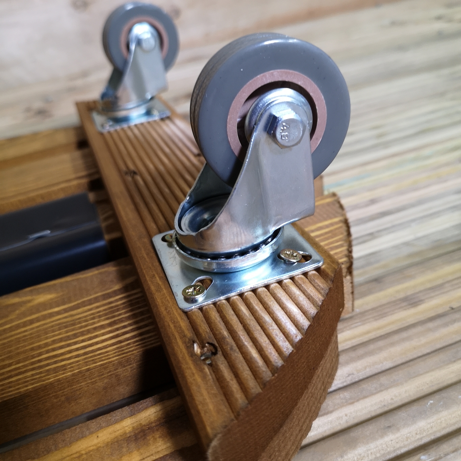 Pack of 2 Tom Chambers Heavy Duty Round Wood Plant Pot Stand Castor