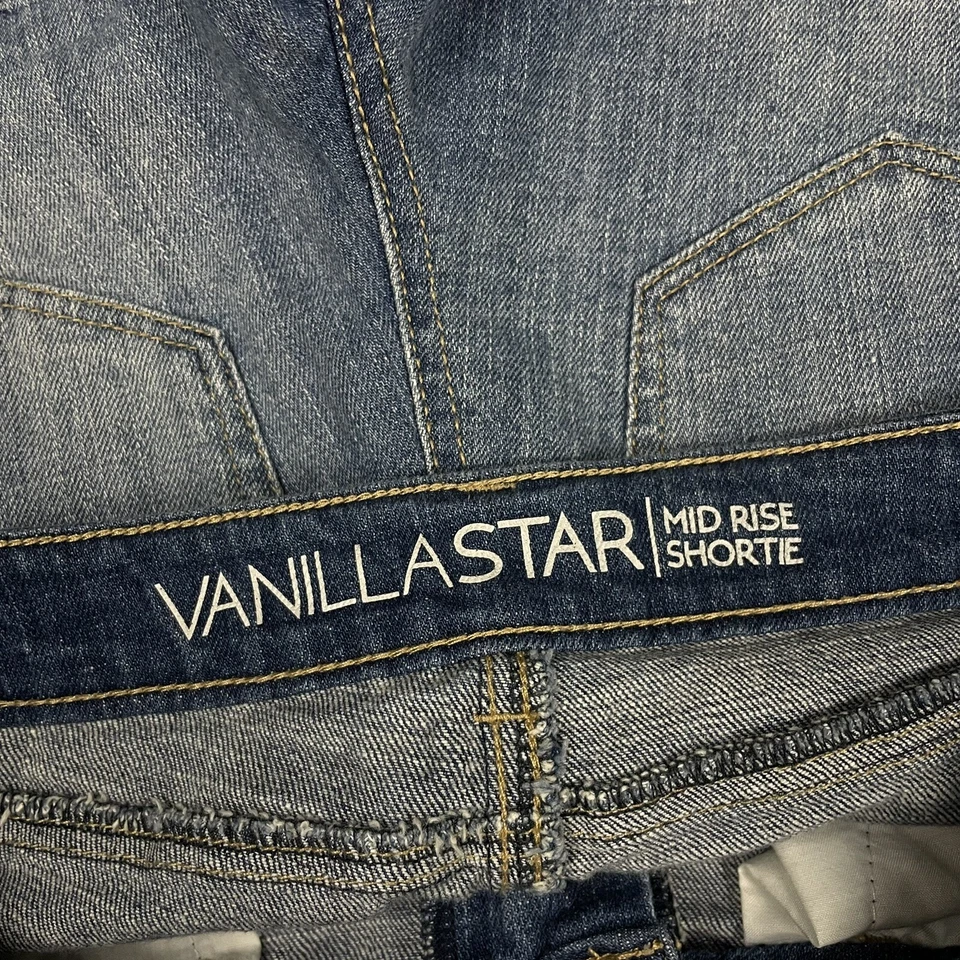 Vanilla Star Mid Rise Embroidered Jean Shorts 5 Boho - Image 4 of 4