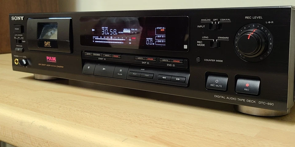 Sony DAT RECORDER DTC-690 - Bild 2 von 4