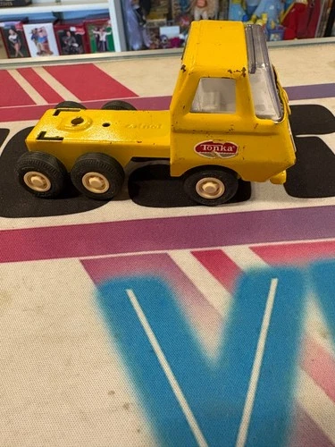 VINTAGE 1970's TONKA TRUCK CAB PRESSED STEEL YELLOW SEMI HAULER