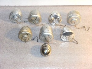 (8) Vintage Aluminum/Metal Tea Infuser Acorn Balls