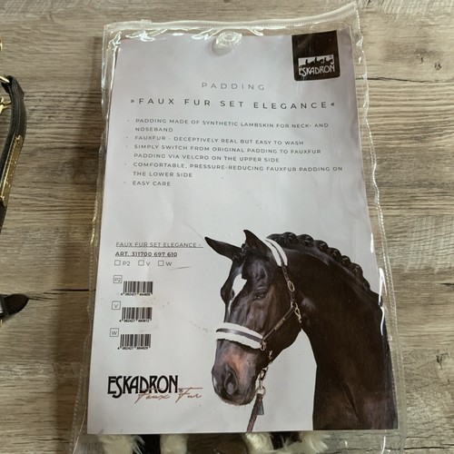 Lederhalfter Eskadron Halfter ELEGANCE Darkbrown WB mit Lammfell-Unterlagen - Bild 6 von 8