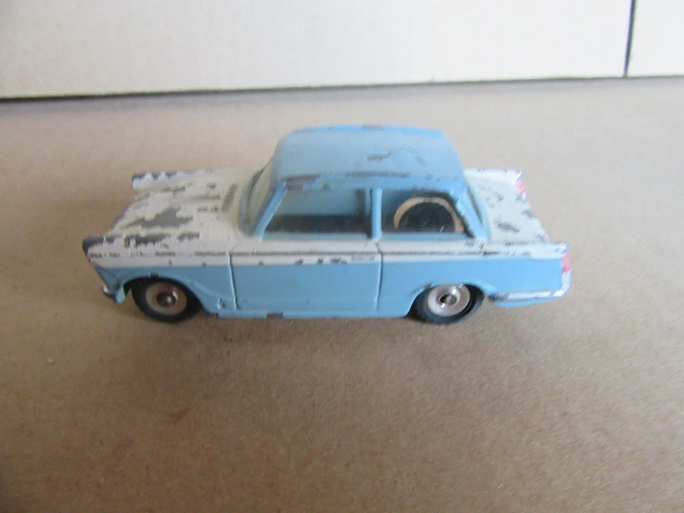 389H Vintage Dinky 189 England Triumph Herald Bicolore 1:43 - Photo 3/4