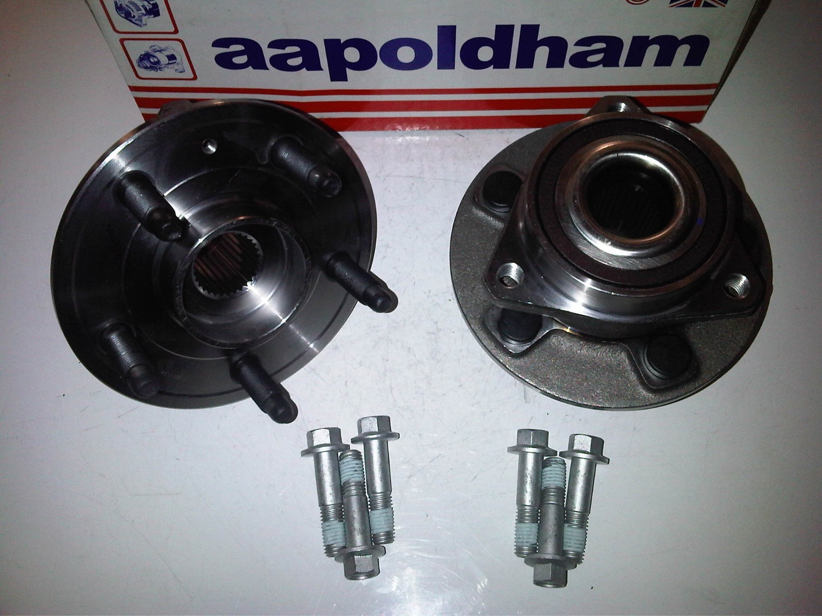 VAUXHALL INSIGNIA 1.4 1.6 1.8 2.0 2.8 2x NEW REAR WHEEL BEARING