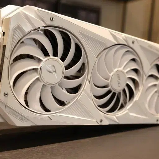 ASUS ROG STRIX RTX 3080 OC ホワイトエディション Amazon.com: ASUS ROG STRIX NVIDIA GeForce RTX™ 3080 White OC