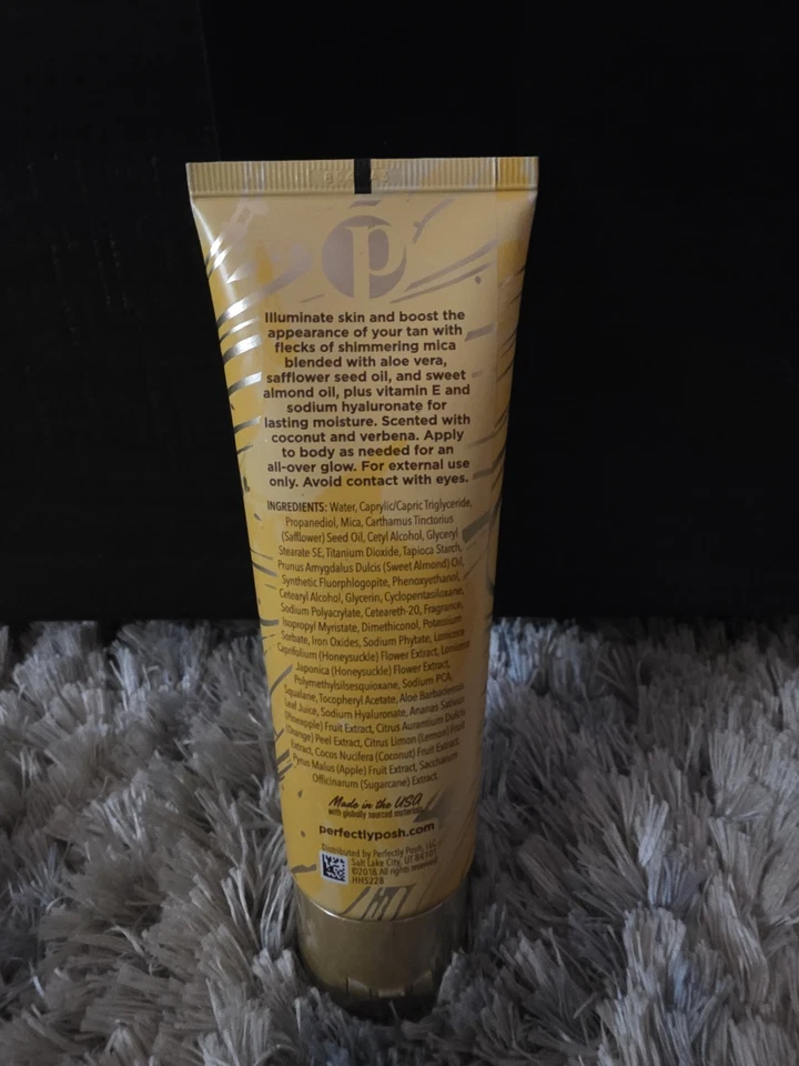 Perfectly Posh Body You're In Luxe Gold Shimmering Body 4 Fl Oz NEW - Image 2 of 3