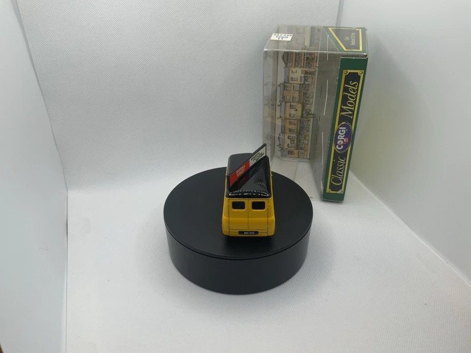 Furgoneta Corgi Classic D981 Bedford CA GLL303C noche estándar modelo escala 1:43 Foto 3 de 4