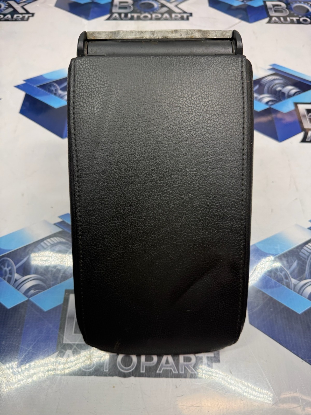 2013-2018 VW Jetta Black Sliding Center Console Armrest Lid 5C6864207 OEM