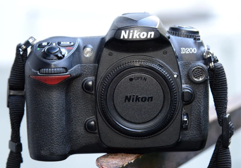 NIKON D200 DSLR digitale Spiegelreflexkamera 10,2 MP Digicam Body