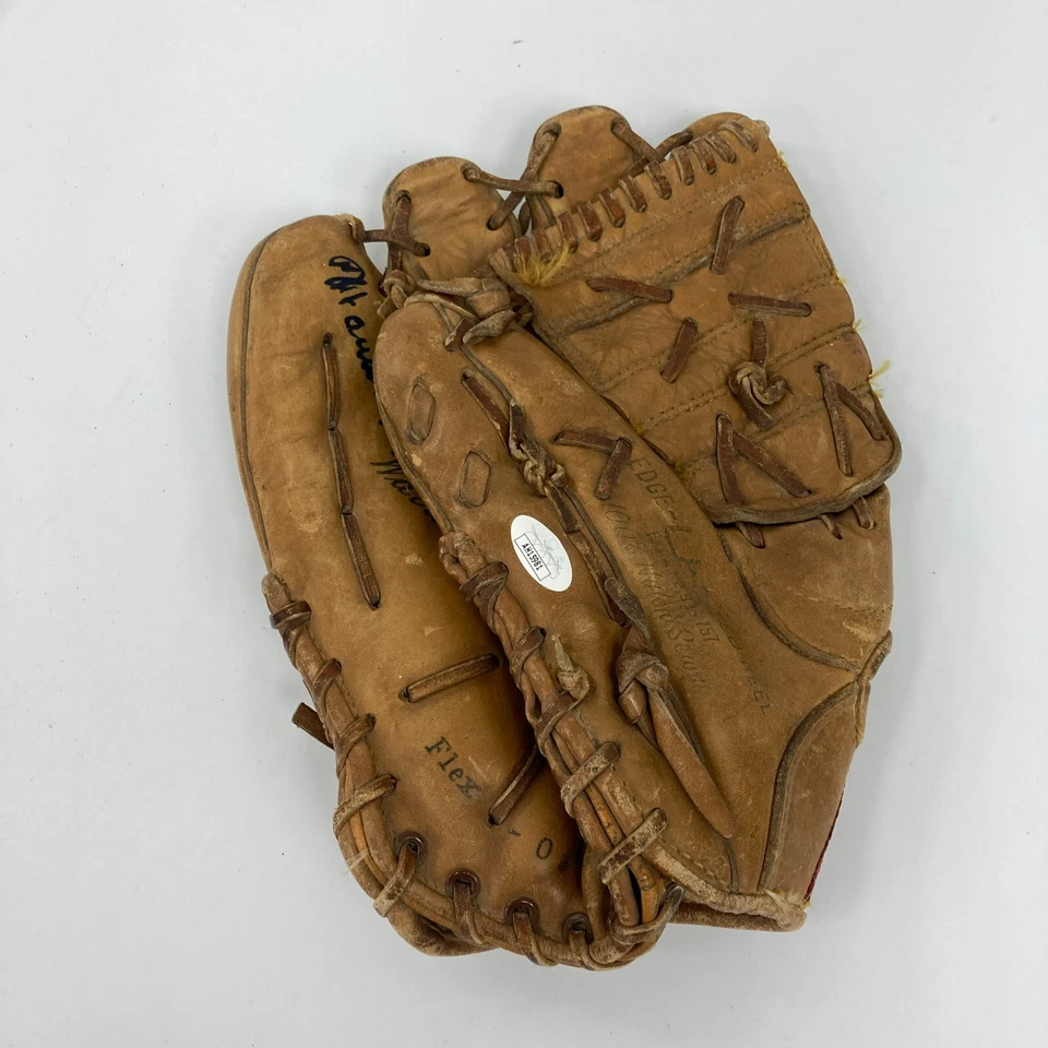 Warren Spahn Signed 1950's Game Model Baseball Glove JSA COA - Image 3 of 4