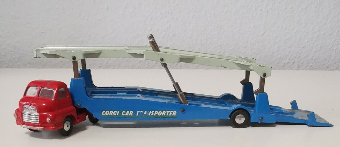 Lot 73 - A Corgi Major Toys 1105 Bedford TK Carrimore Lot 73 - A Corgi Major Toys 1105 Bedford TK Carrimore