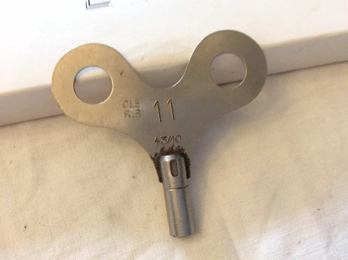 Llave Para Reloj De Pared O Péndulo - N° 5 = 3,50 Mm - Forma Mariposa - Remontoir Kd89